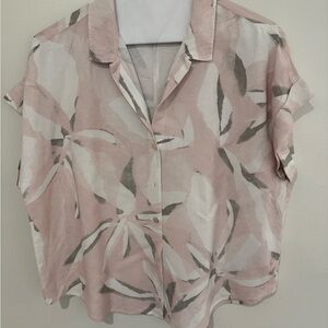 cloth & stone Pink and White Floral Button-Down Short Sleeve Shirt